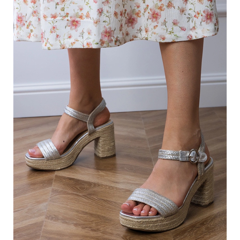 Silver Espadrilles Sandalen auf dem Pfosten silber- 1