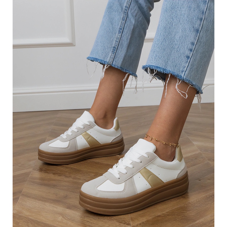 Weiße Damen-Sneaker auf der Plattform 1