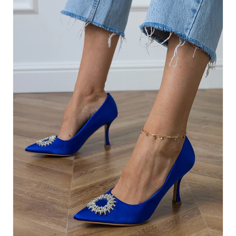 Blaue Satinpumpen mit Zirkonen 1