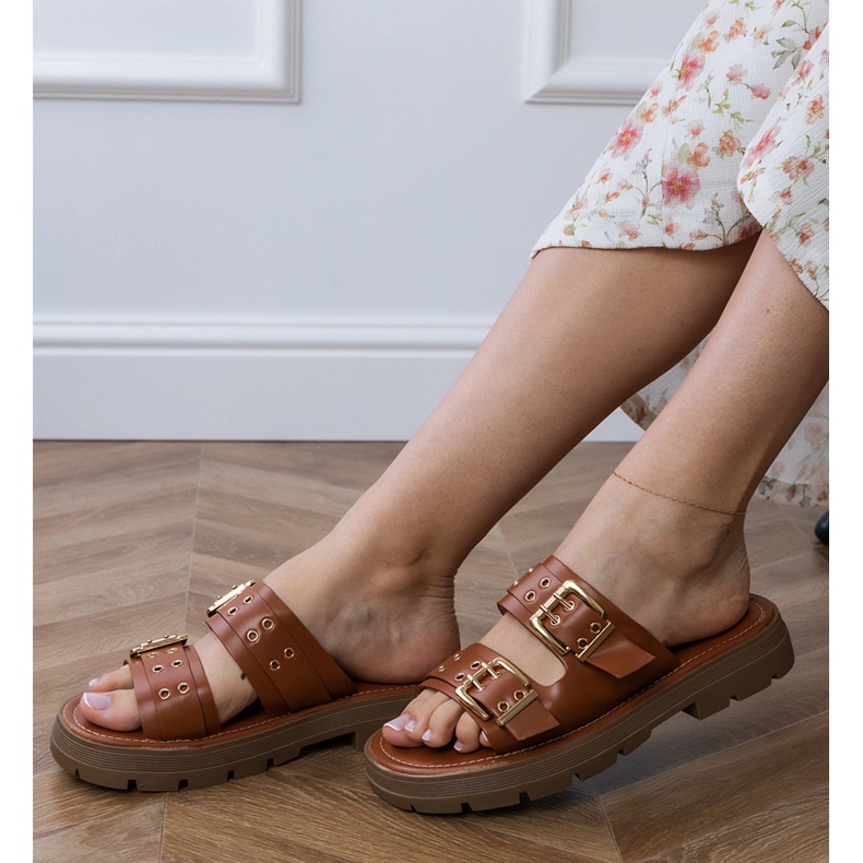 Braune Flat -Flip -Flops mit Streifenklemmen 2