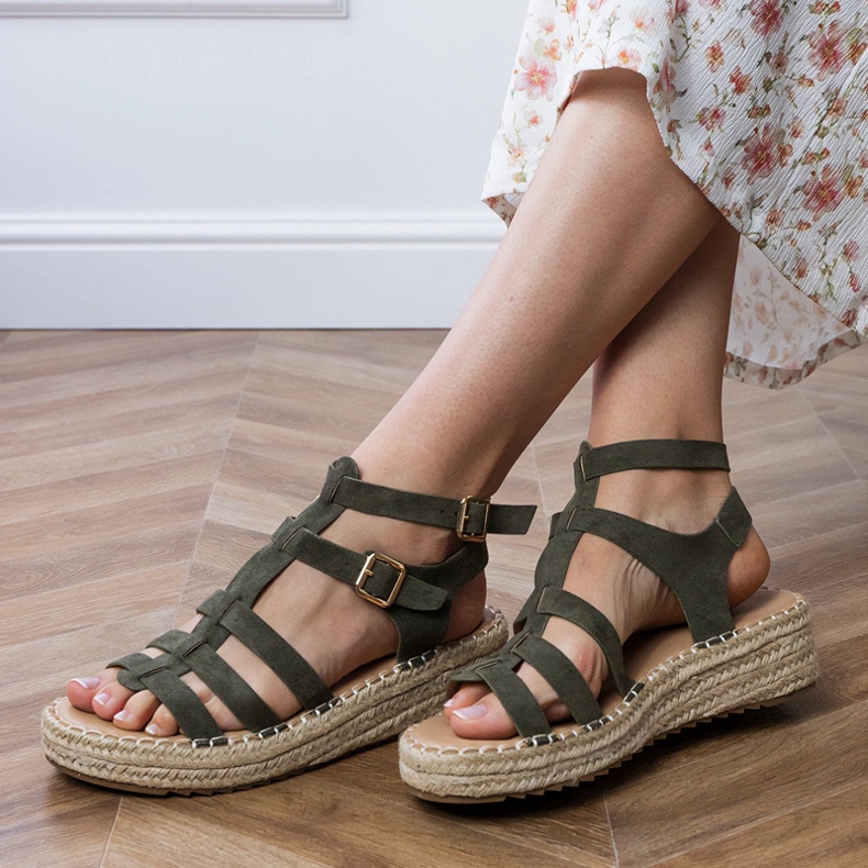 Espadrille Green Sandals auf einer niedrigen Plattform grün 1