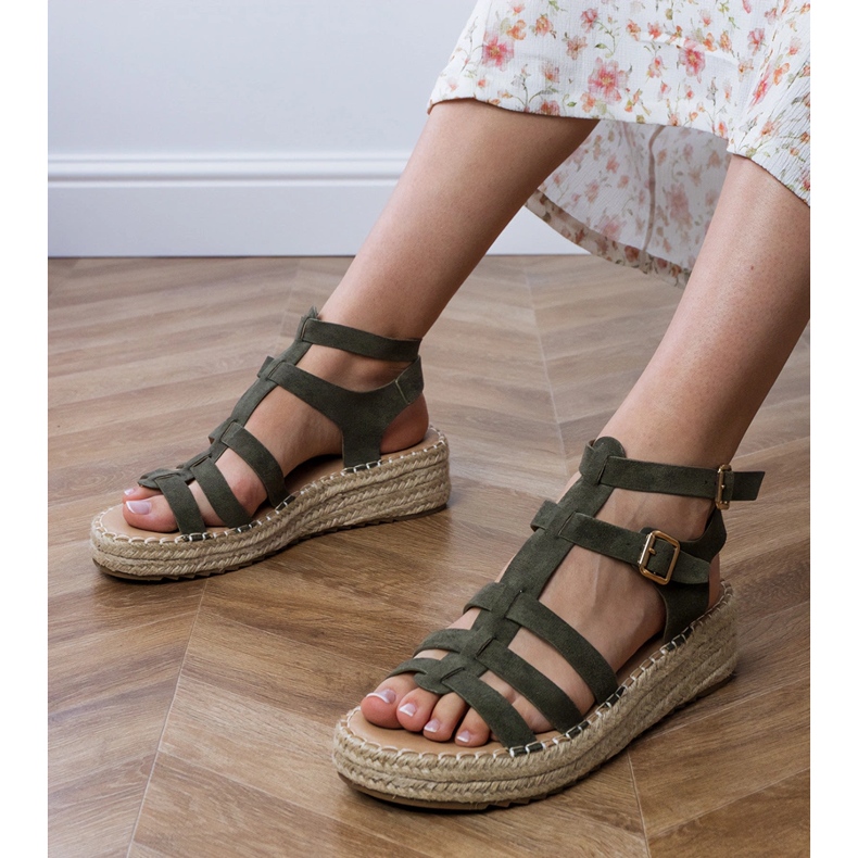 Espadrille Green Sandals auf einer niedrigen Plattform grün 2