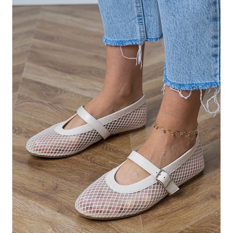 Beige Mesh Ballerinas mit einer Schnalle 1