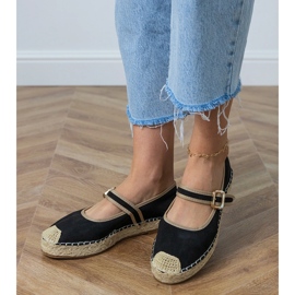 Schwarze Espadrilles mit einer dekorativen Schnalle 3