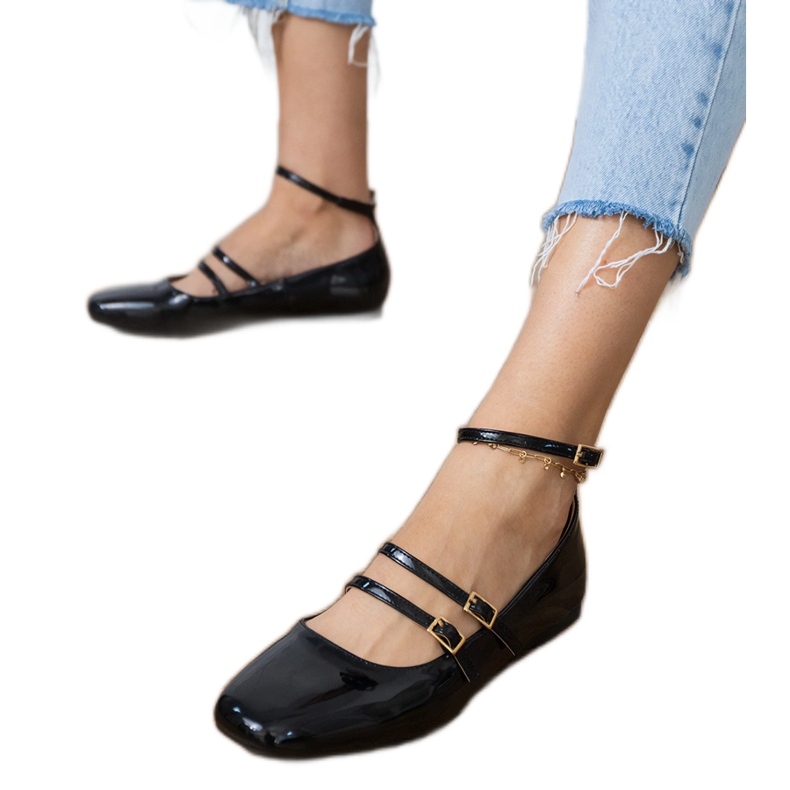 Schwarze Ballerinas mit Schnallen lackiert 2