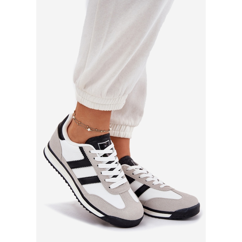 Weiße Turnschuhe mit geringer Frauen 1