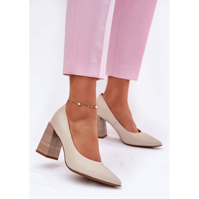 EVento Lederpumpen auf dem Nach -Beige 2