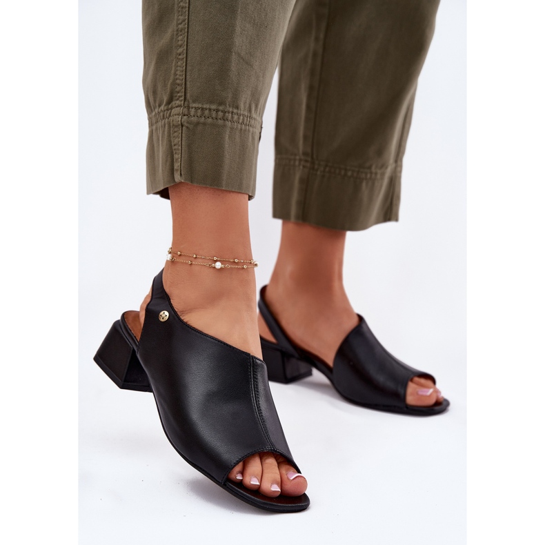 Frauen Ledersandalen auf Maciejka 06975-01 Schwarz 2