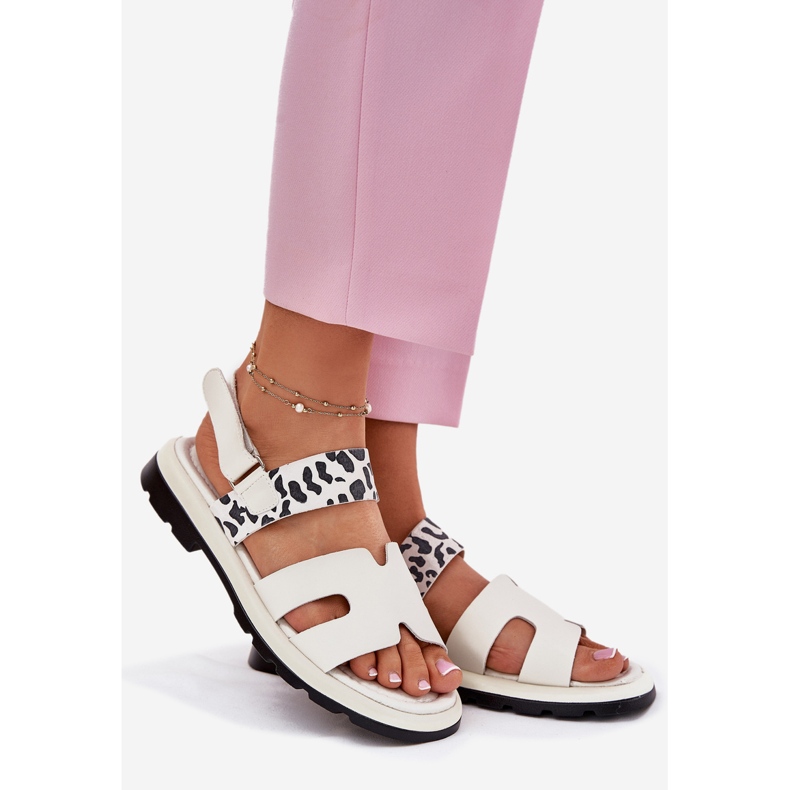 Vinceza 66780 Beige Leopardensandalen mit flachen Absätzen 1