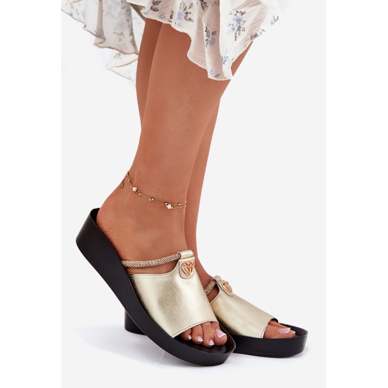 S.Barski Frauen Leder-Flip-Flops mit einem dekorativen KV51-034 Goldstreifen golden 1