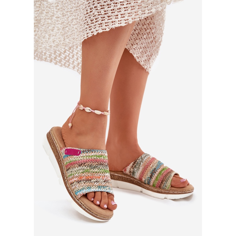 Damenflip Flops mit einem keilverletzten mehrfarbigen Keil 1