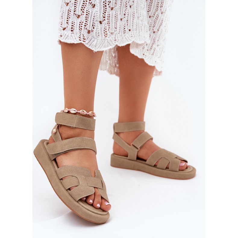 Frauensandalen mit Khaki Klettverschluss beige 2
