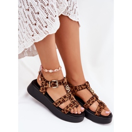 Frauensandalen auf der Plattform mit einem goldenen Detail Leopard braun 6