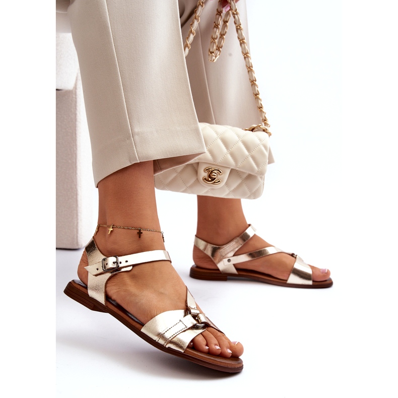 Zazoo 40182 Leder Frauensandalen Złote golden 1