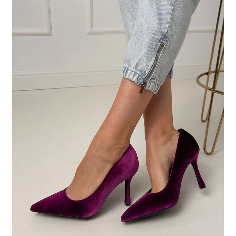 Violet Velourspumpen auf einer hohen Ferse lila 1