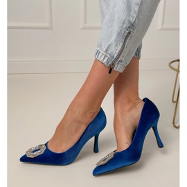 Marineblaue Pumpen auf einem Stift mit Zirkonen 1