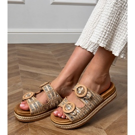 Beige geflochtene Klappen mit Pailletten auf Streifen 1