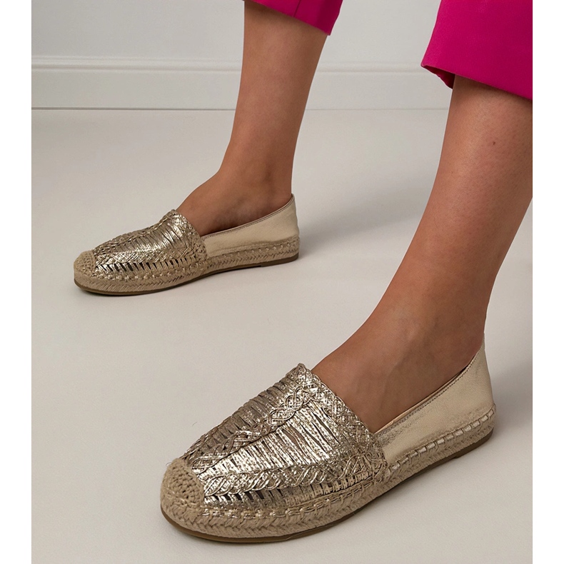 Openwork Espadrilles auf der Plattform golden 1