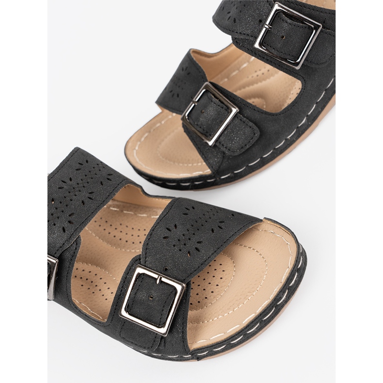 Seastar Hausschuhe auf einem niedrigen Keil mit schwarzen Klemmen 1