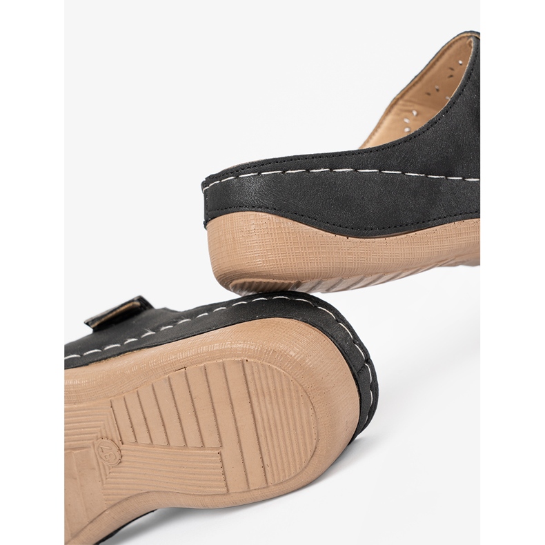 Seastar Hausschuhe auf einem niedrigen Keil mit schwarzen Klemmen 2