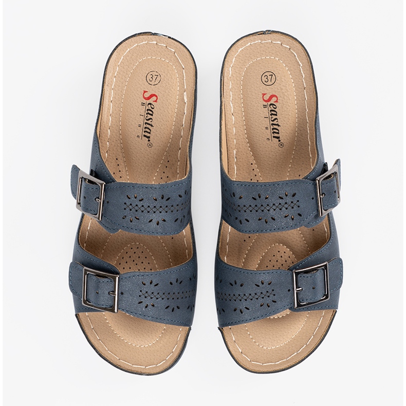 Seastar Hausschuhe auf einem niedrigen Keil mit blauen Schnallen 1