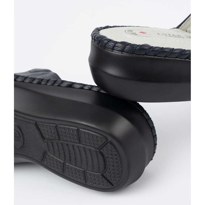 Damenschuhe mit einem Leder dunkelblau 2