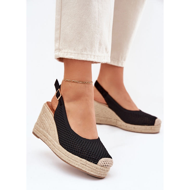 Frauensandalen für Keil mit schwarzem Geflecht 2