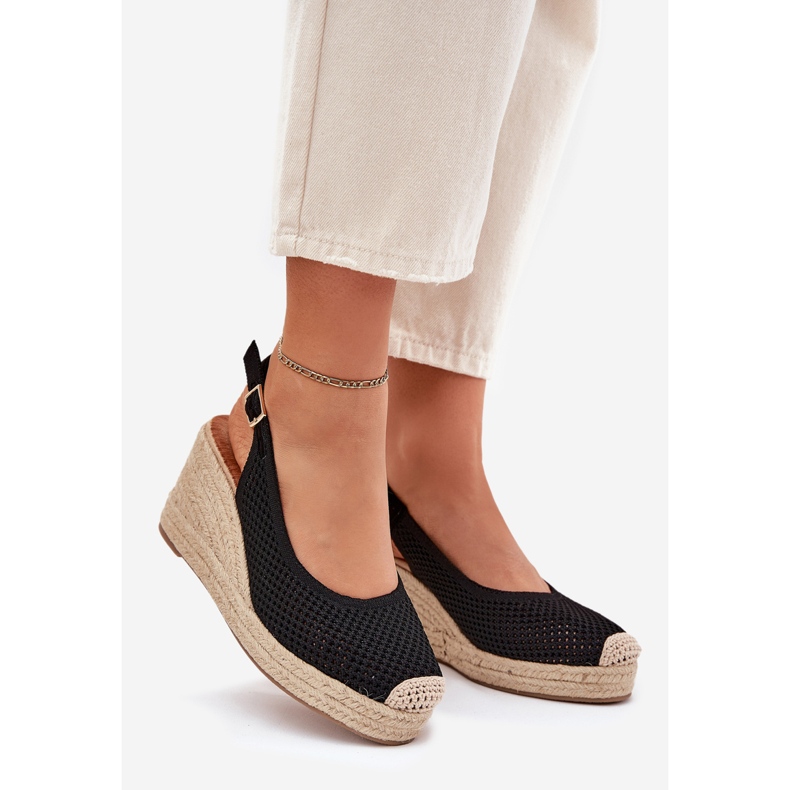 Frauensandalen für Keil mit schwarzem Geflecht 1