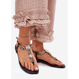 Flache Frauensandalen mit schwarzen Kristallen 1