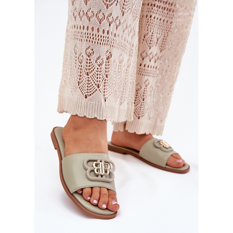 Flat -Frauen -Flip -Flops mit dekorativem grünem Detail 2