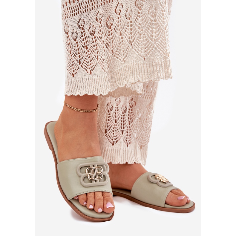 Flat -Frauen -Flip -Flops mit dekorativem grünem Detail 1