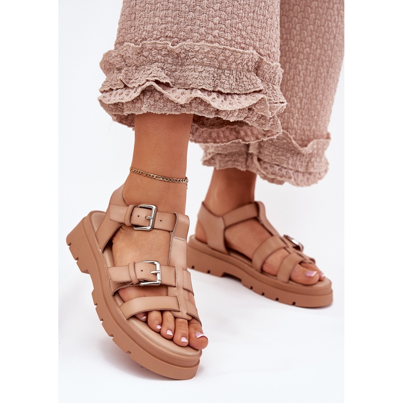 Frauen um Öko -Ledersandalen mit Khaki -Schnallen beige 2