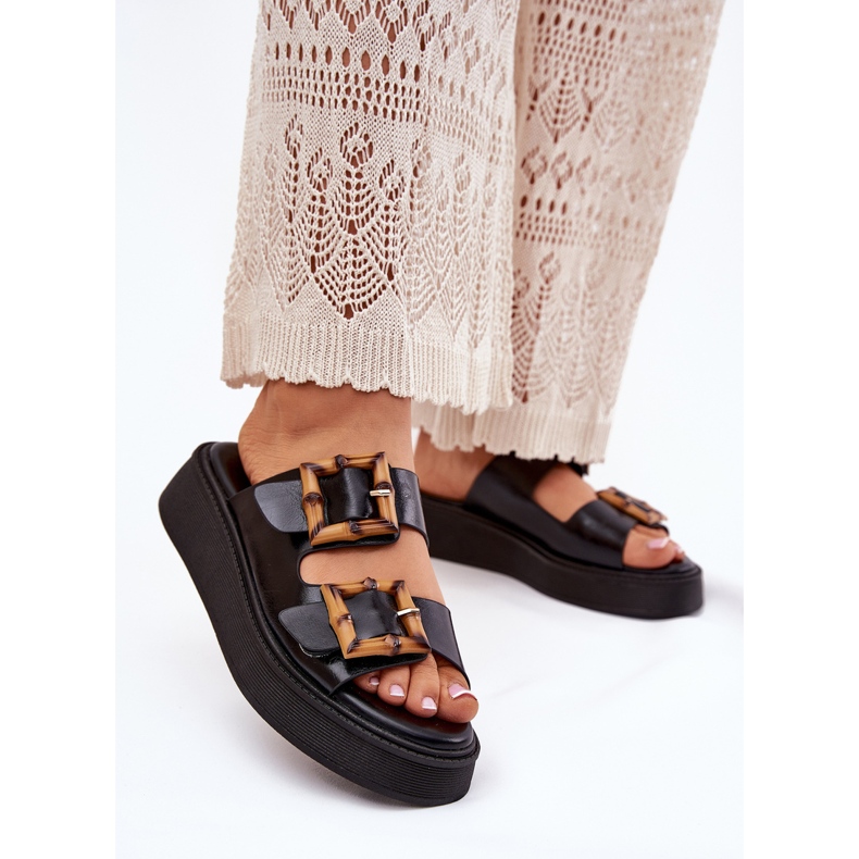Öko -Leder -Frauen -Pantoffeln auf der Plattform mit schwarzen Schnallen 2