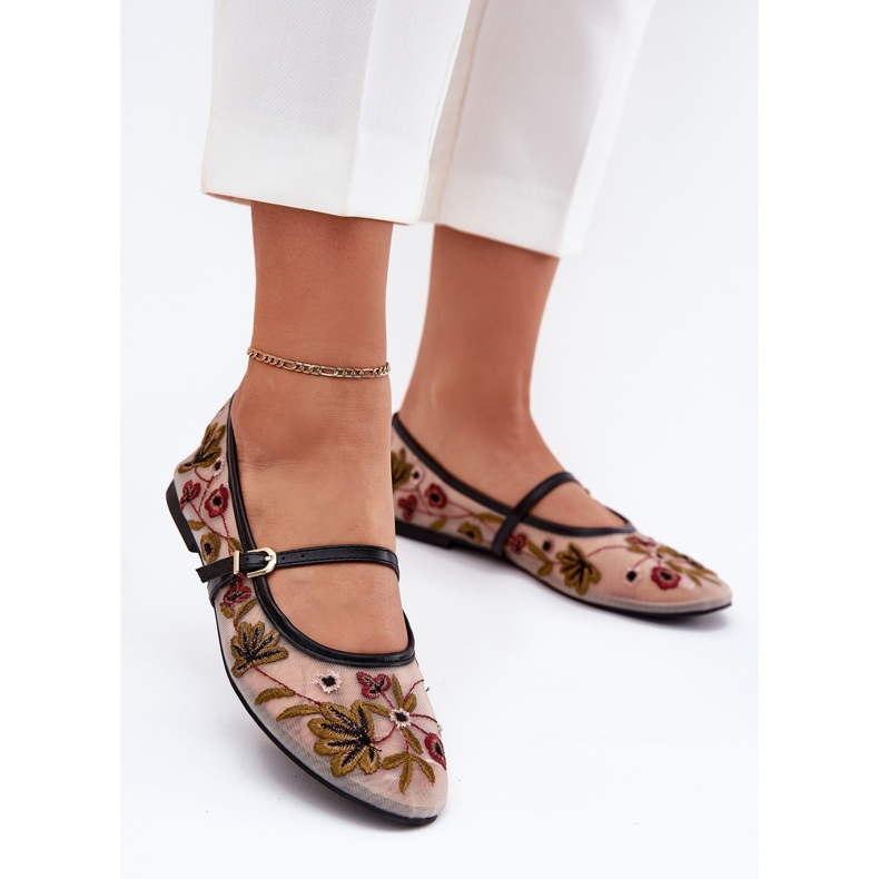 Ballerinas mit Stickerei und Gürtelschwarz 2