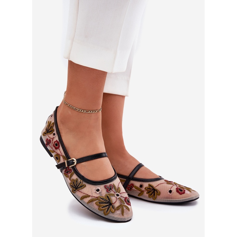 Ballerinas mit Stickerei und Gürtelschwarz 1