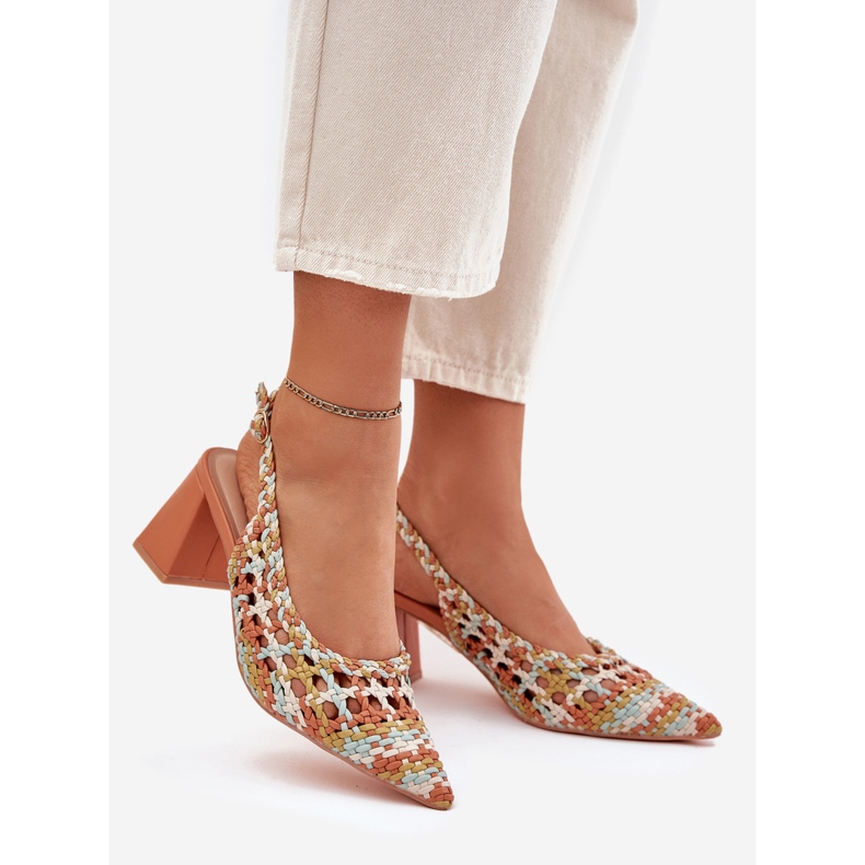 Sandalen mit Geflecht auf dem mehrfarbigen Pfosten gelb 1