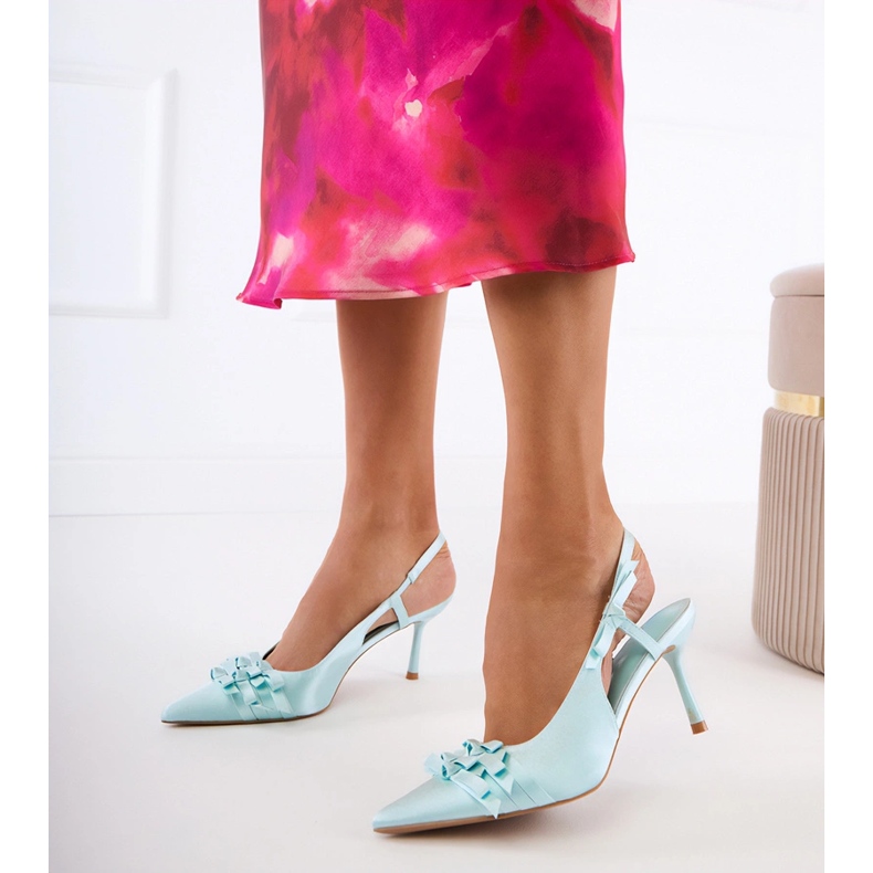 Grüne Pumpen an einer Stift mit Schleifen 1