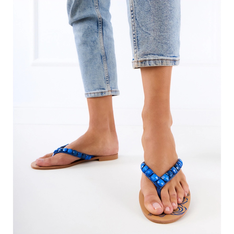 Blue Flip Flops mit Kieselsteinen dekoriert blau 1