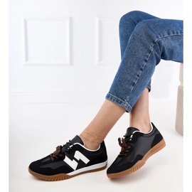 Schwarze Turnschuhe mit farbenfrohen Schnürsenkel 5