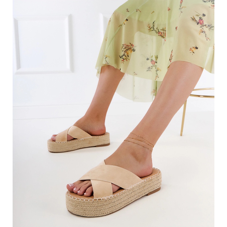 Beige Espadrilles mit Streifen auf der Plattform 1