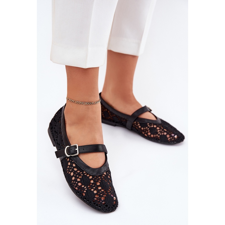 Openwork Ballerinas mit schwarzem Gürtel 2