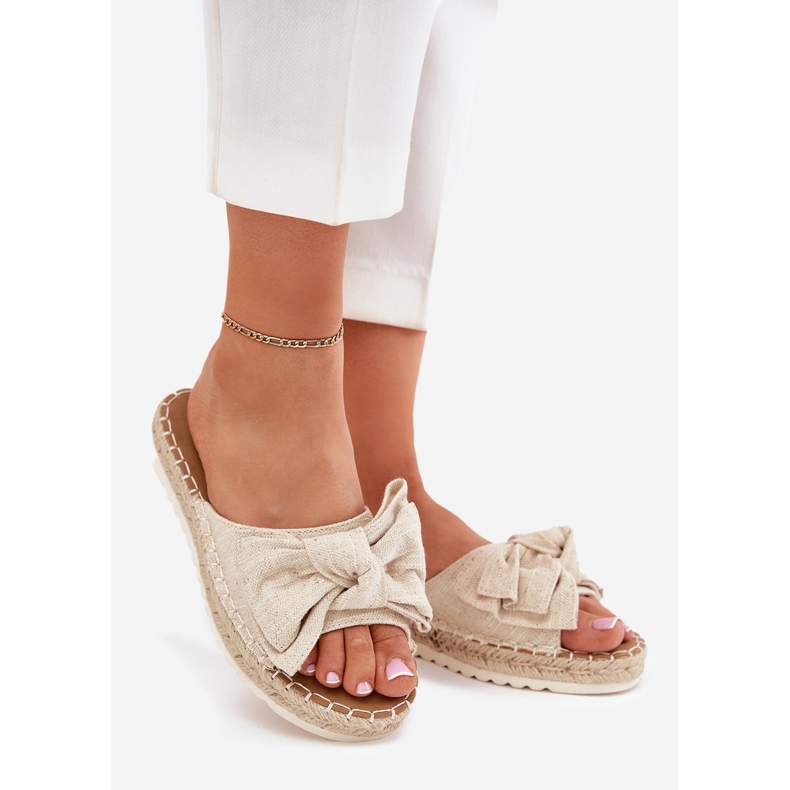 Damenflip Flops auf der Plattform mit Geflecht und beige Bogen 1