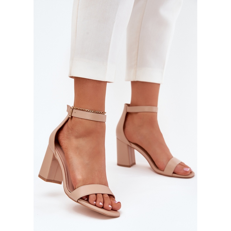 Öko -Leder -Frauensandalen auf der Post Beige 2