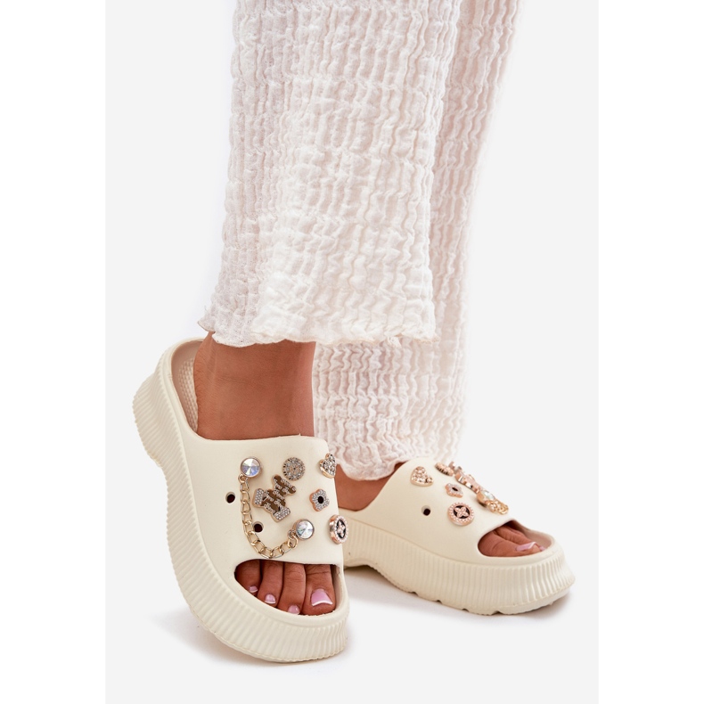 Frauenschaumflip Flops mit goldenen Stiften Licht Bettler beige 1