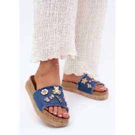 Damenflip Flops mit goldenen Stiften auf der Plattform Marineblau 2