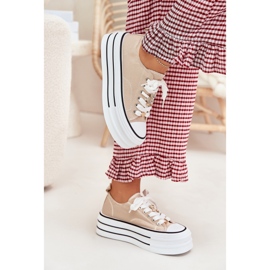Frauen -Sneaker auf der Plattform mit goldenen Pins Beige 3