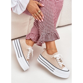 Frauen -Sneaker auf der Plattform mit goldenen Pins Beige 5