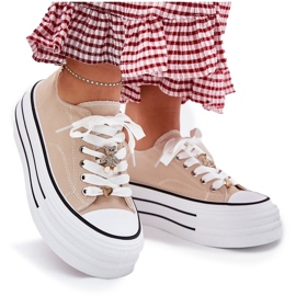 Frauen -Sneaker auf der Plattform mit goldenen Pins Beige 8
