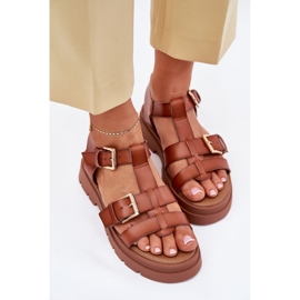 EVento Öko -Leder -Frauensandalen mit Kamelschnallen braun 5