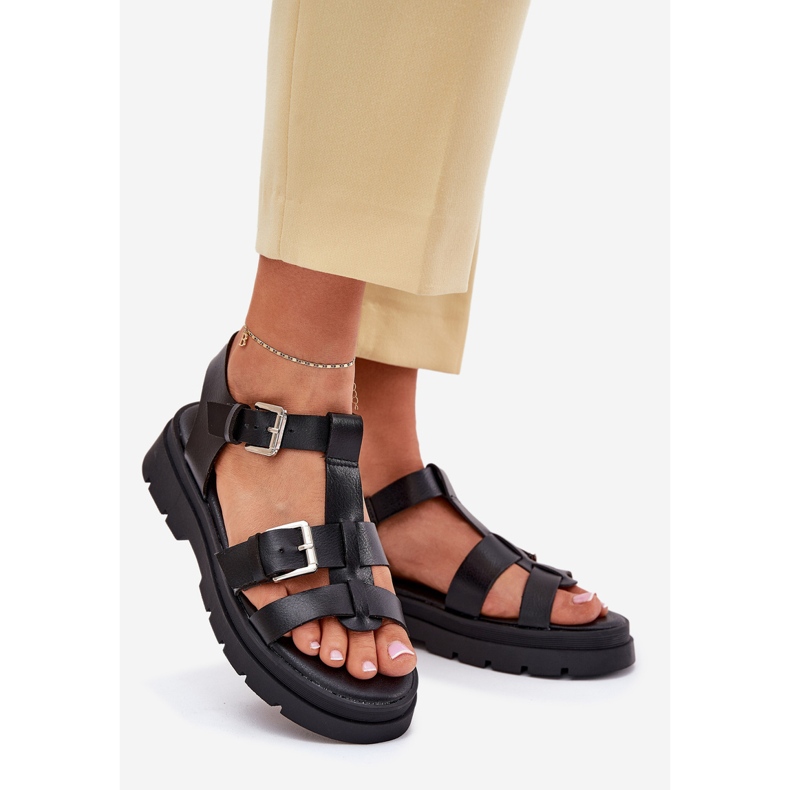 EVento Öko -Leder -Frauensandalen mit schwarzen Klemmen 1